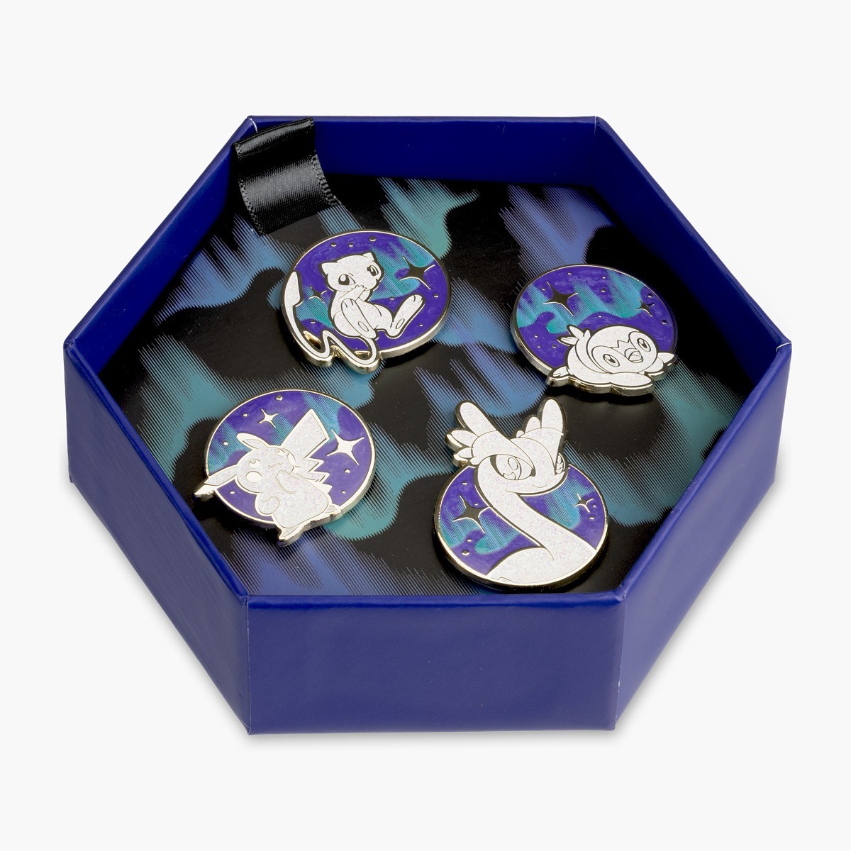 Coffret de quatre pin’s collector Winter Night Sky de Pokémon Center