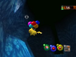 Pikachu redescend en douceur, accroché à ses ballons.